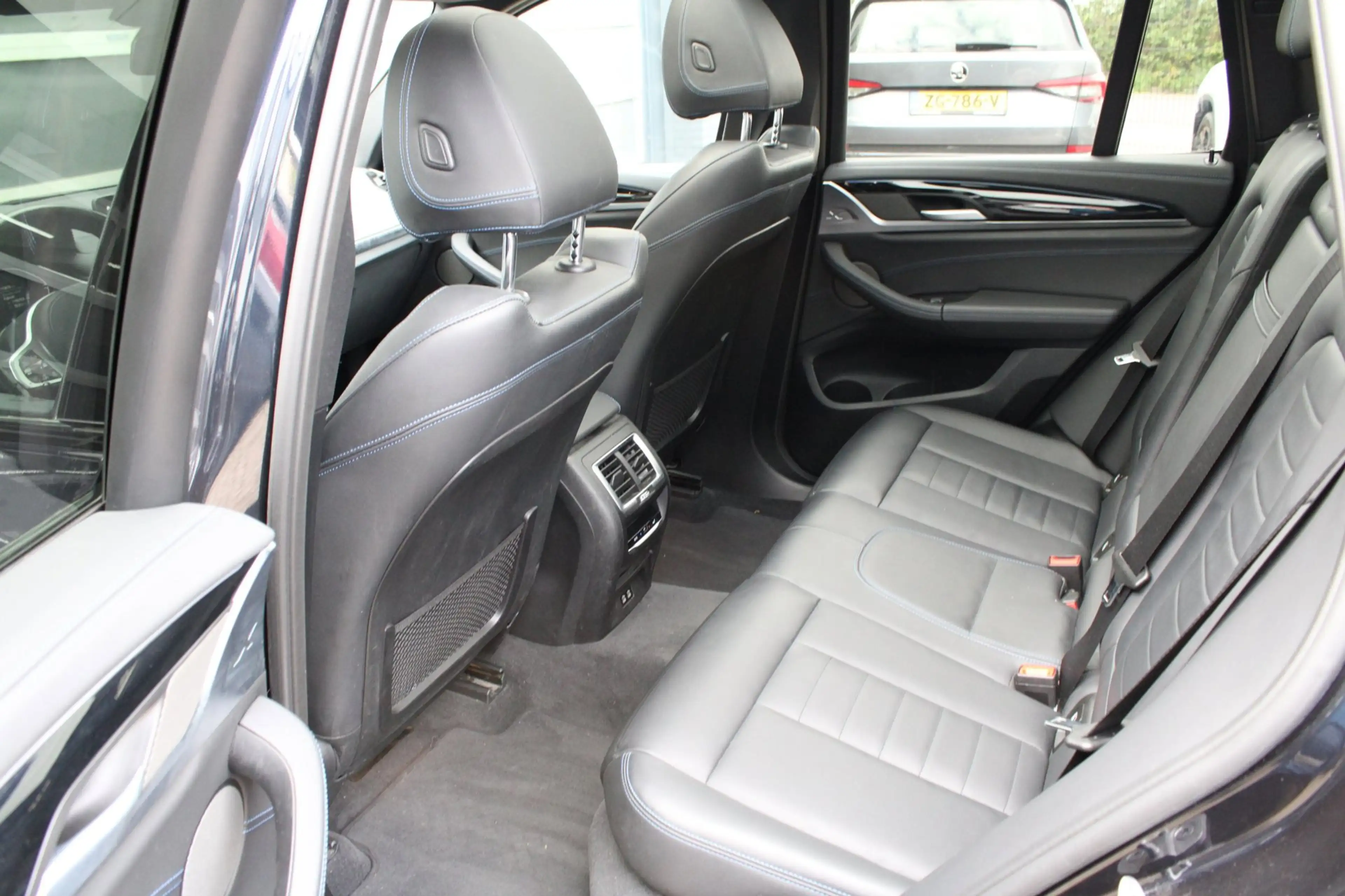 BMW iX3 High Executive 80 kWh — photo 15