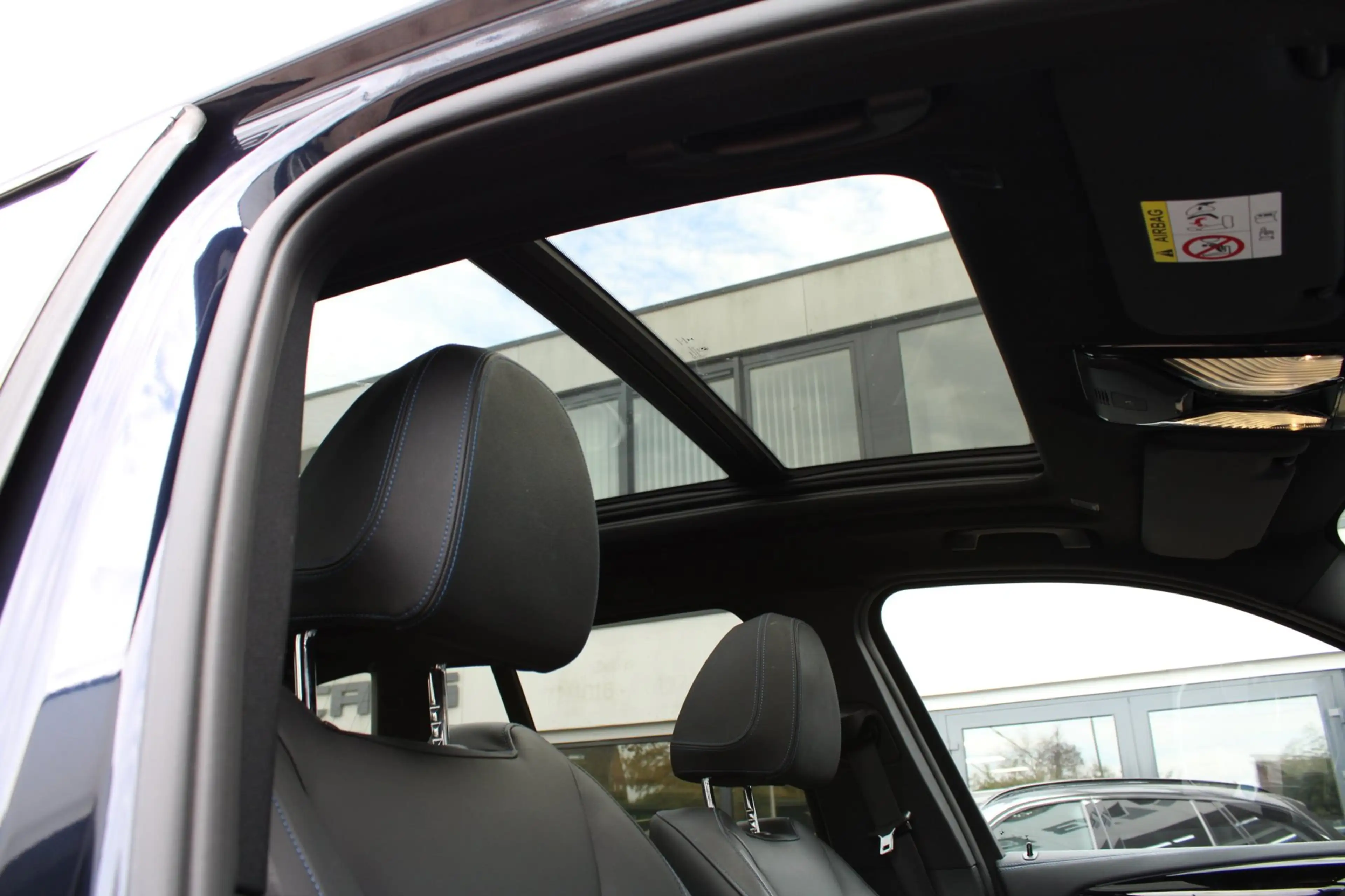 BMW iX3 High Executive 80 kWh — photo 10