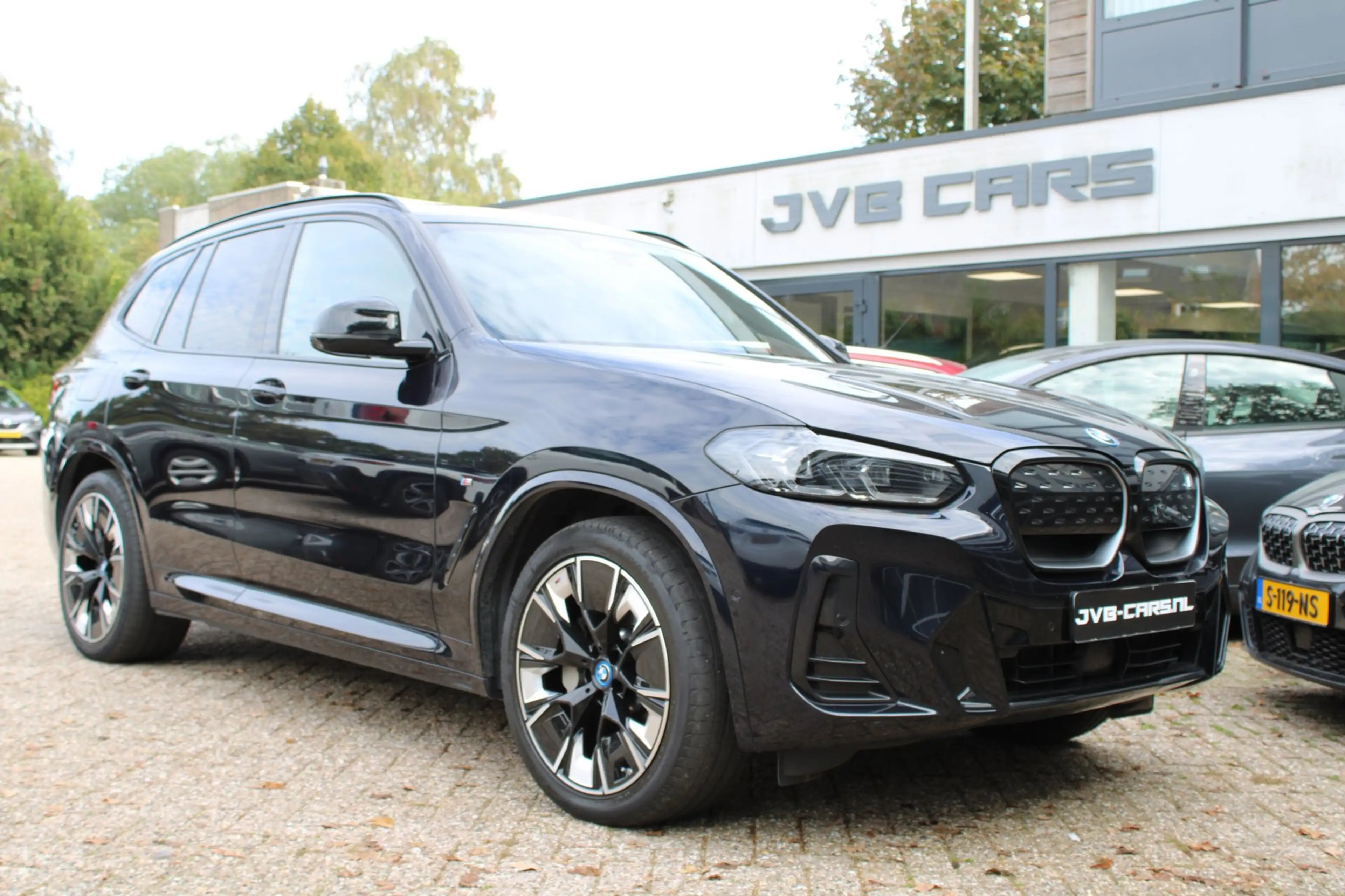 BMW iX3 High Executive 80 kWh — photo 5