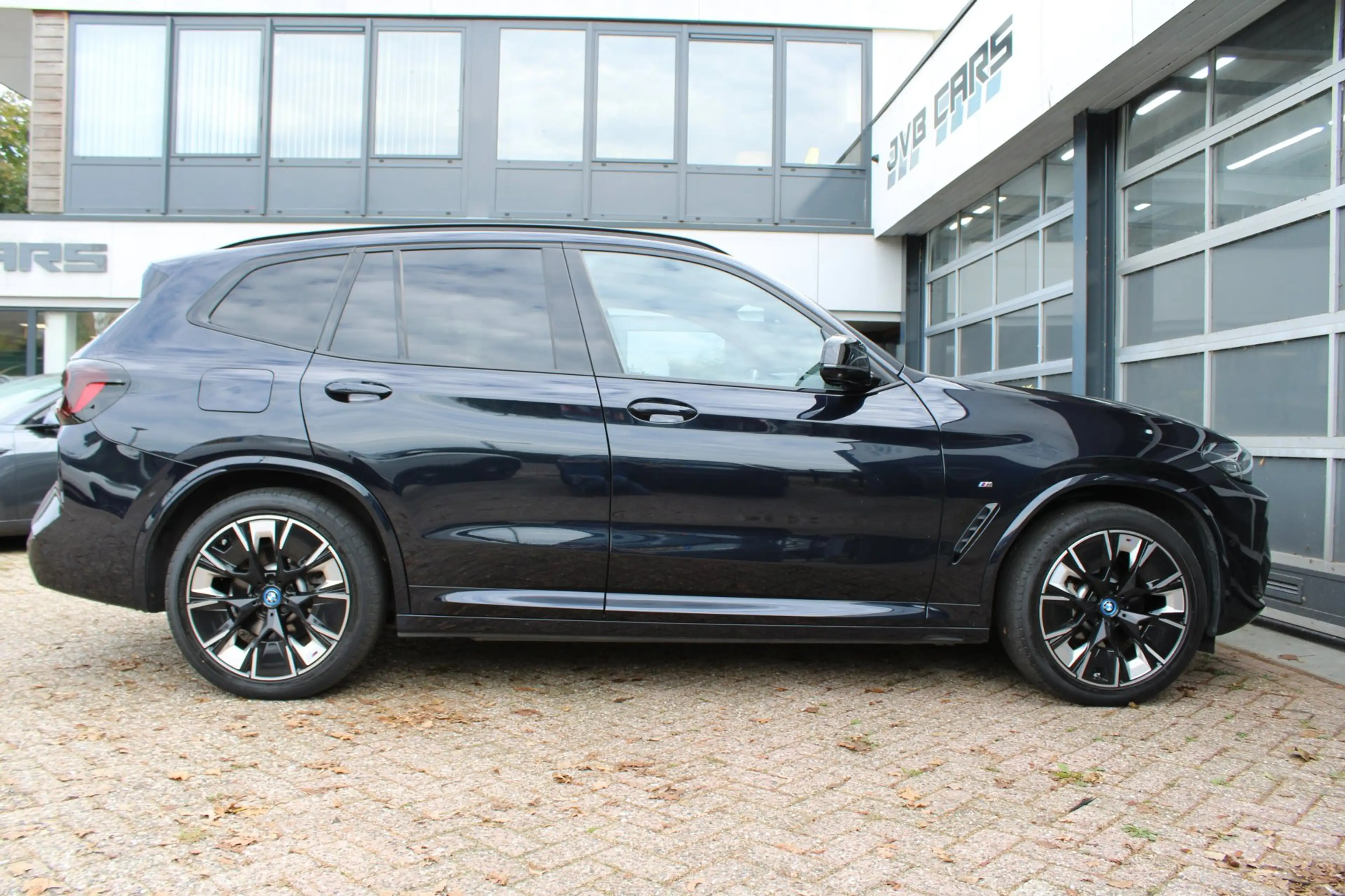 BMW iX3 High Executive 80 kWh — photo 6
