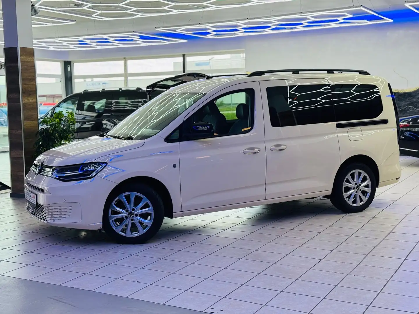 Volkswagen Caddy-V- Maxi-DSG-TAXI-Behindertengerecht-Rampe Beige - 2