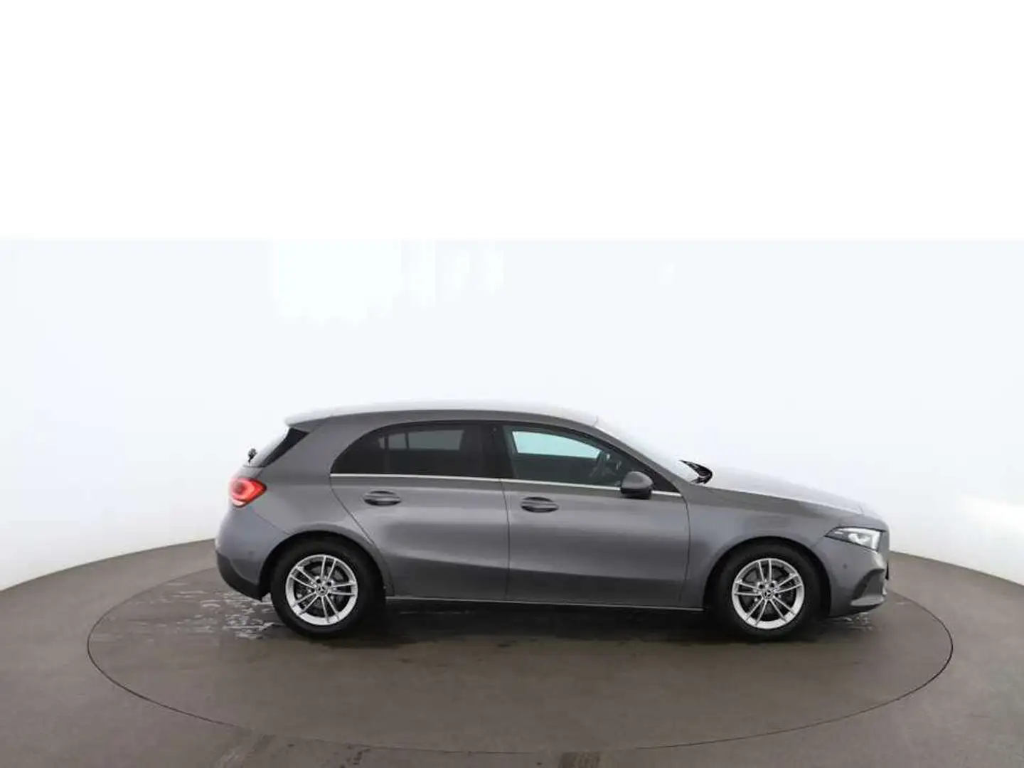 Mercedes-Benz A 180 d Aut LED NAVI LEDER SITZHZG TEMPOMAT R-CAM Gris - 2