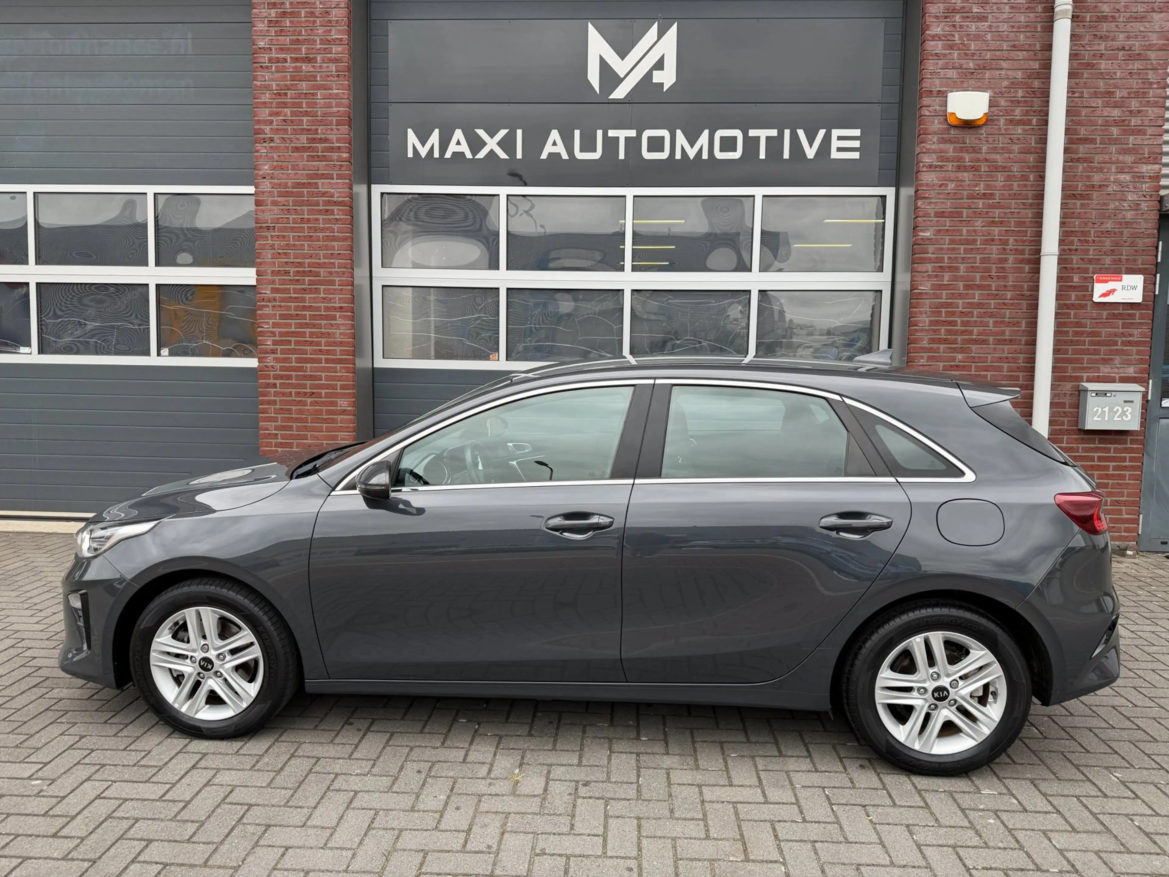 Kia Ceed / cee'd 1.5 T-GDi Automaat LED Camera Lane Carplay Navi DA — photo 2