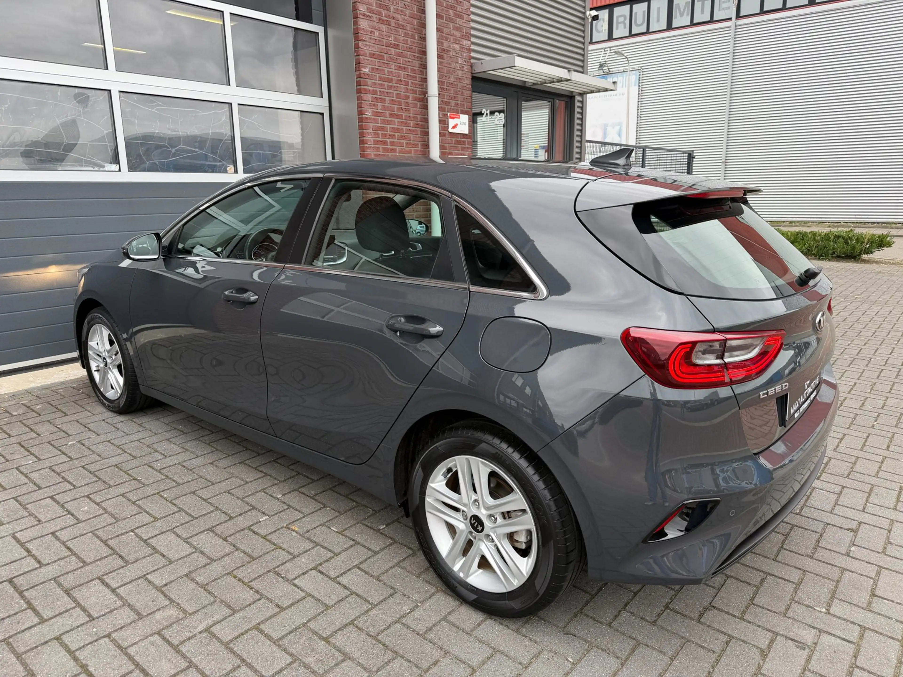 Kia Ceed / cee'd 1.5 T-GDi Automaat LED Camera Lane Carplay Navi DA — photo 3