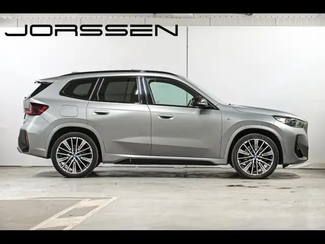 BMW X1 view 3