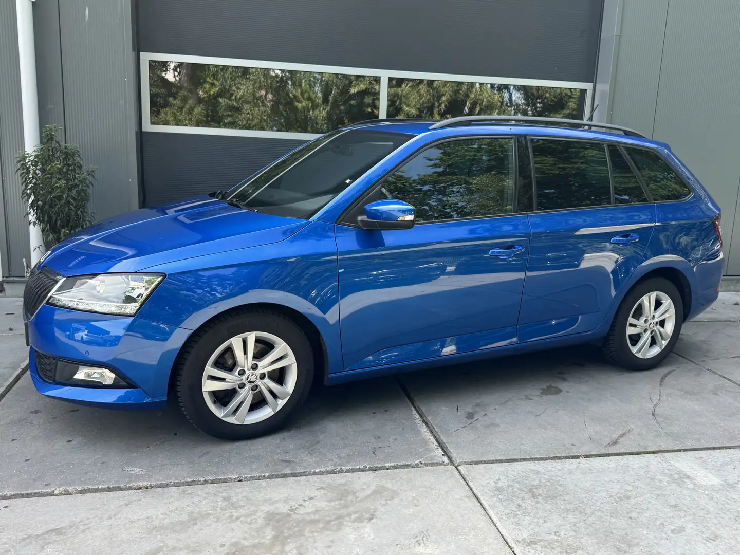 Skoda Fabia Combi 1.0 TSI 110PK DSG Style Business Sport Clima Blauw - 2