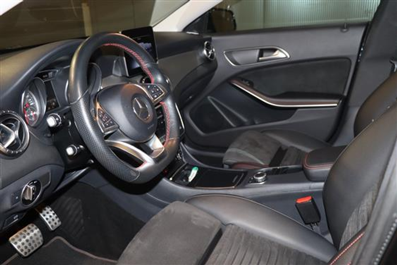 Mercedes-Benz CLA 180 CLA 180 AUTOMAAT NAV PDC FULL LED — photo 8