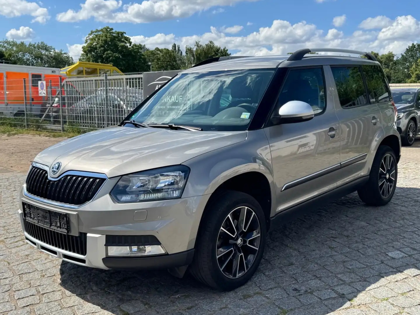 Skoda Yeti 1.4 TSI*Klima*AHK*PDC*SHZ*Euro5* Beige - 2