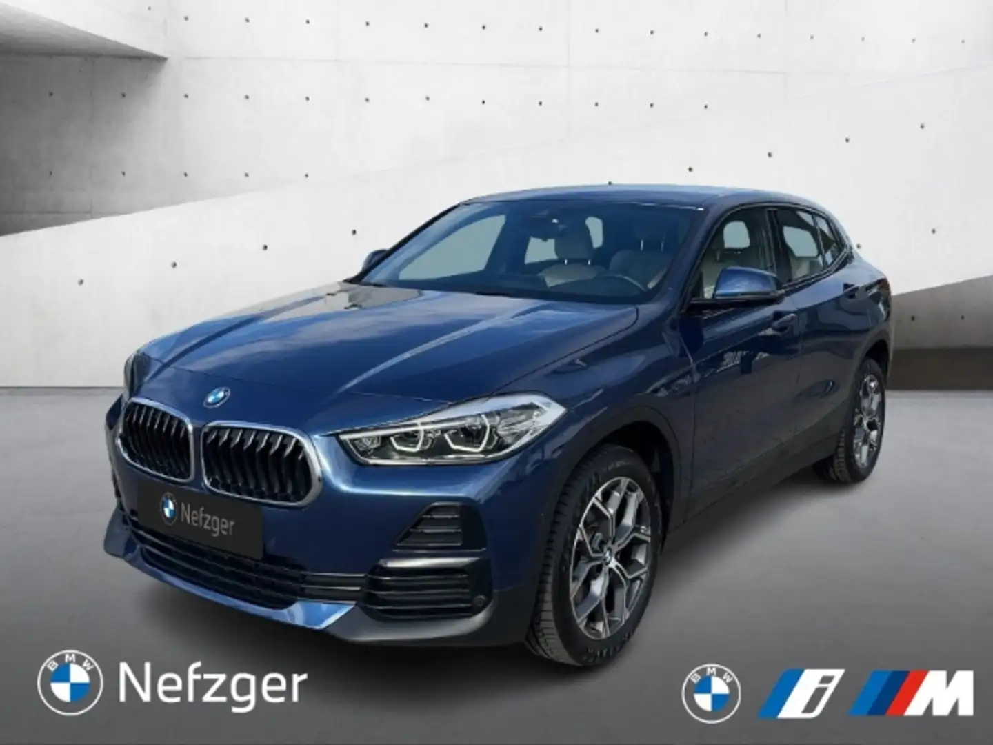 BMW X2 xDrive20d Advantage Plus PDC LED HiFi HUD Blau - 1