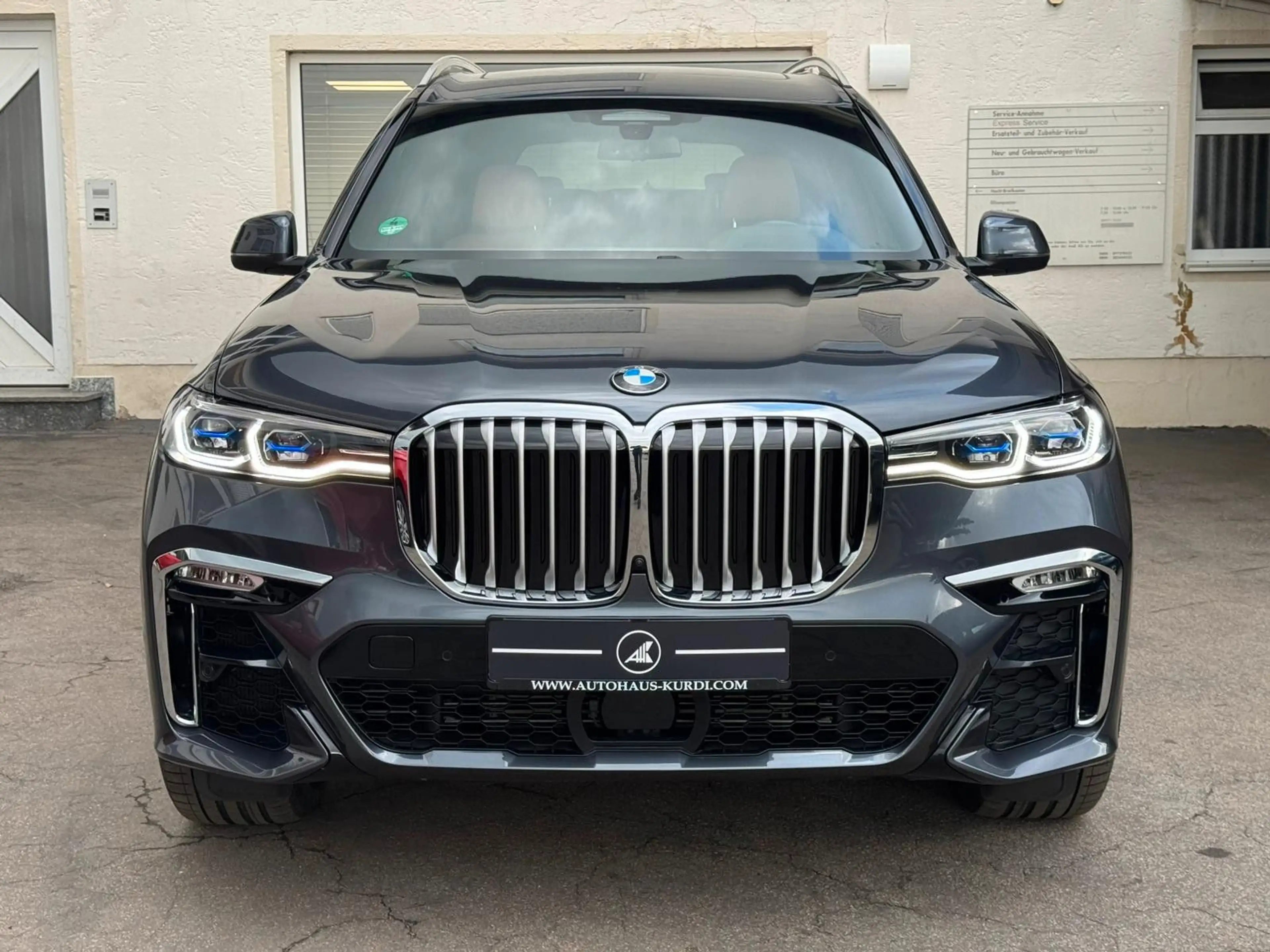 BMW X7 40d M Sport SKY LOUNGE 360 SOFT-CLOSE H&K AHK — photo 3