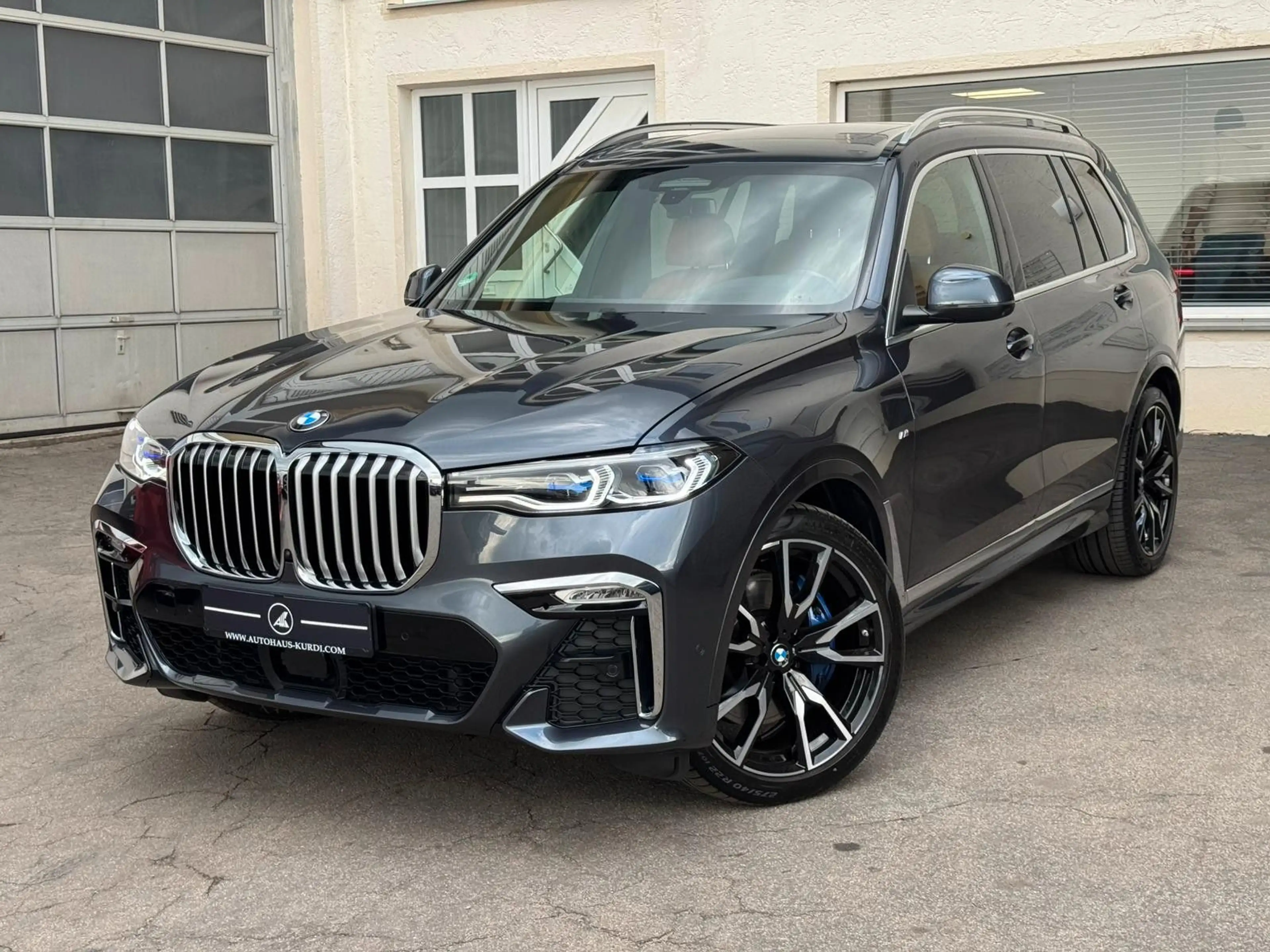 BMW X7 40d M Sport SKY LOUNGE 360 SOFT-CLOSE H&K AHK