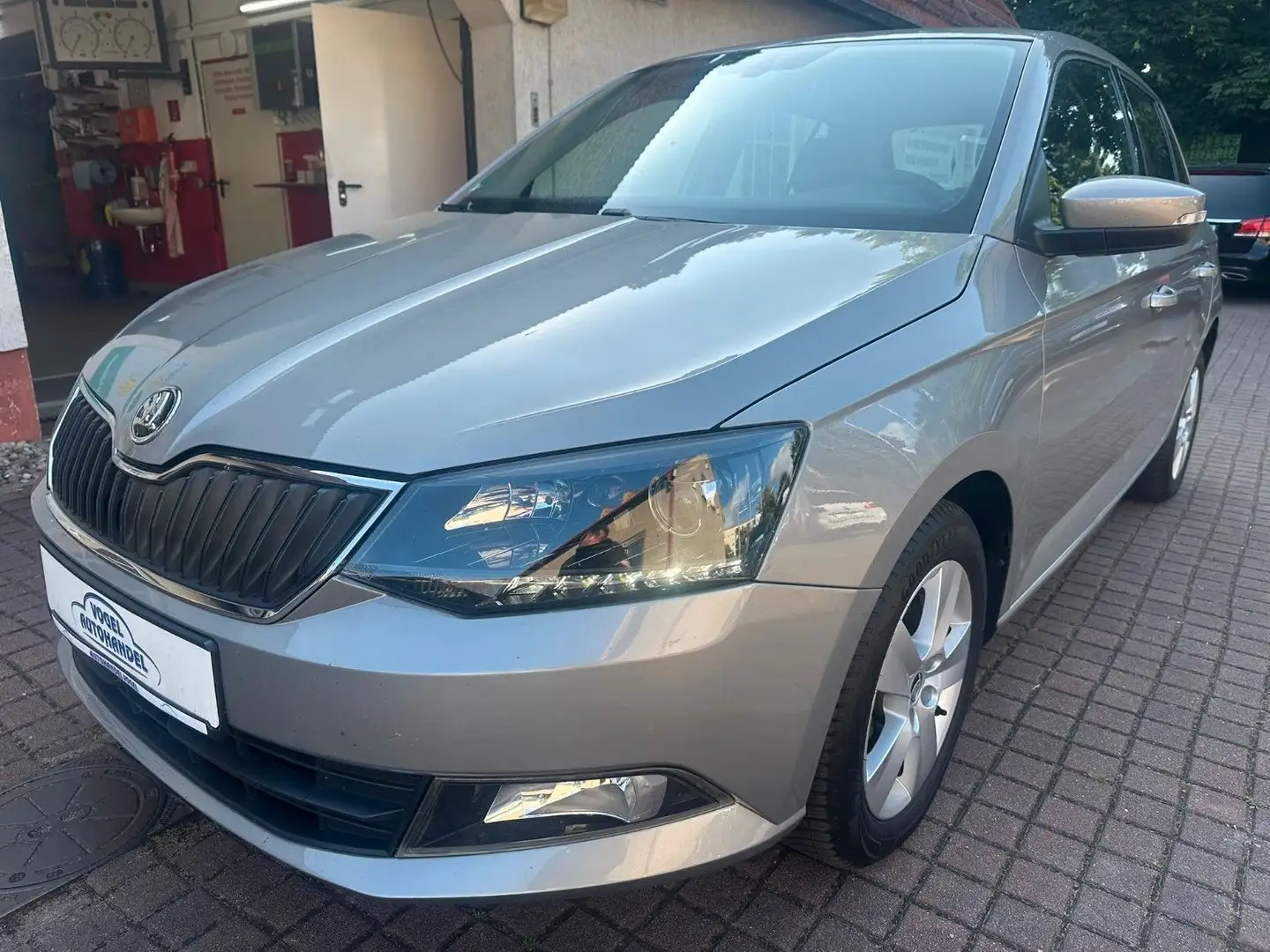 Skoda Fabia Style*KLIMAAUT*SITZHZG*66KW*WENIG KM* Beige - 1