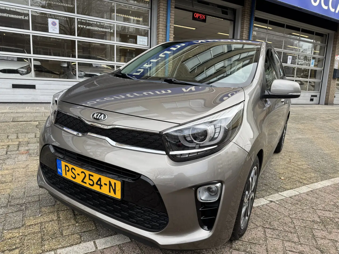 Kia Picanto 1.0 CVVT DynamicPlusLine 68495KM! NAP | Navigatie Gris - 2