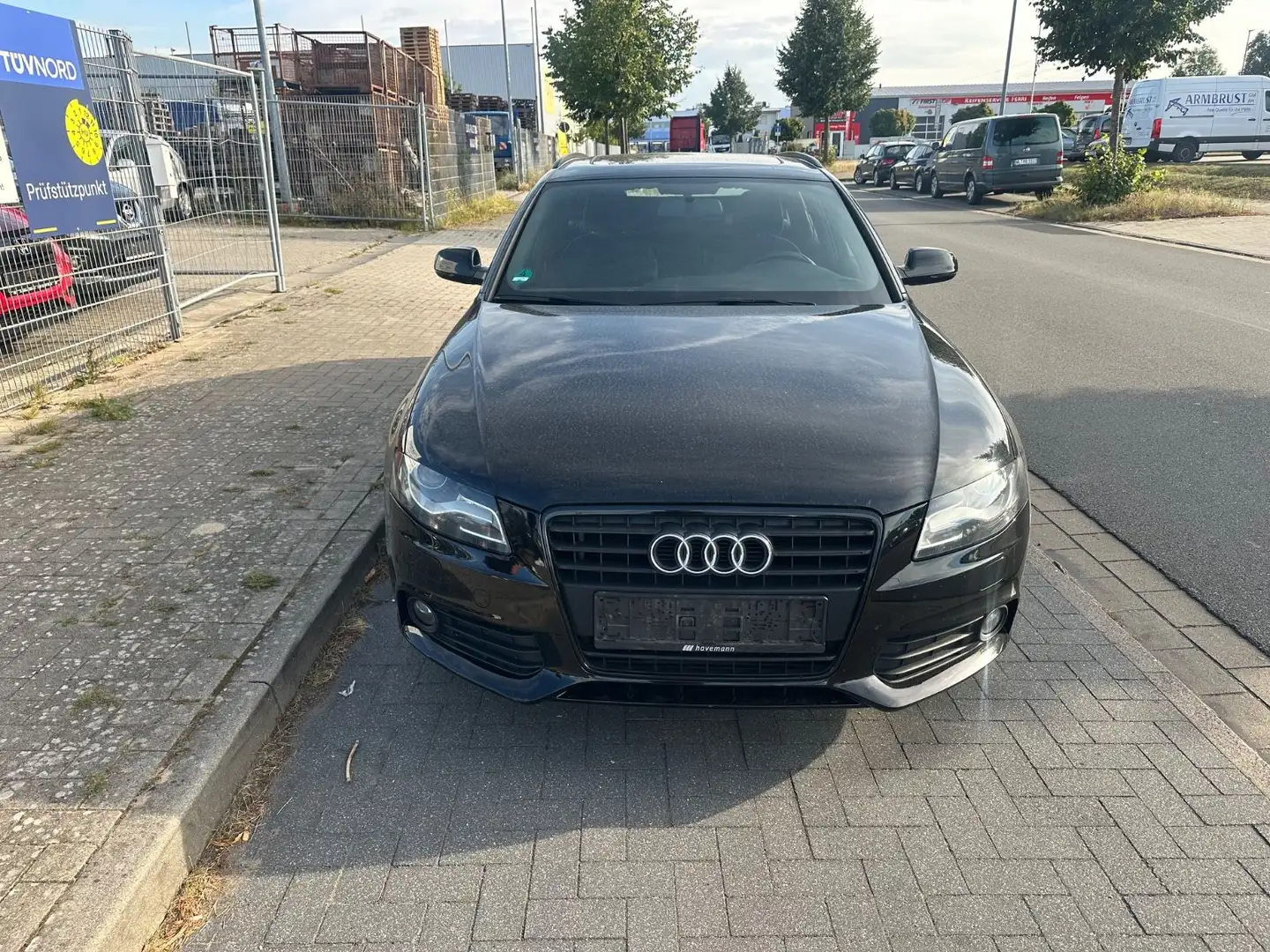 Audi A4 AvantAmbition 2,0TDi*2Hand*EURO5*AHK*Panorama Schwarz - 2