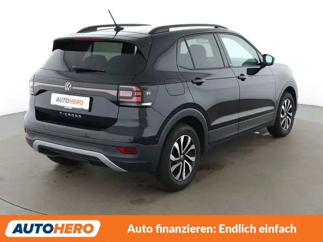 Volkswagen T-Cross view 6