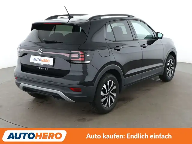 Volkswagen T-Cross view 6