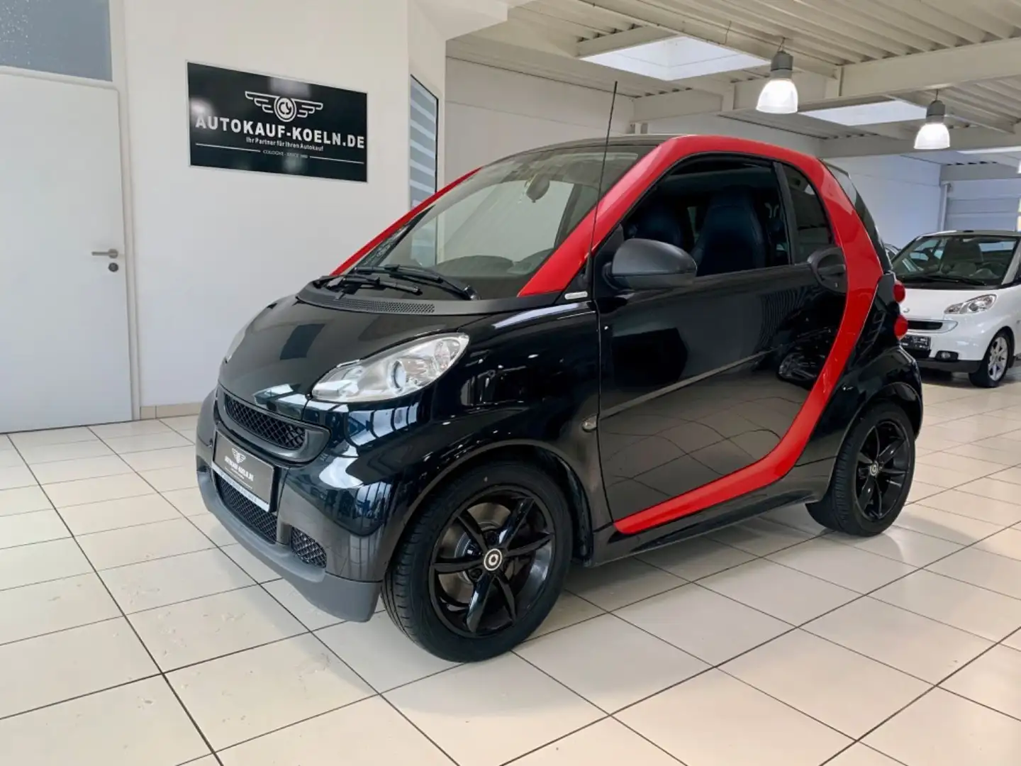 smart forTwo coupe Edition "sharpred"Leder"Servo"Navi Noir - 1