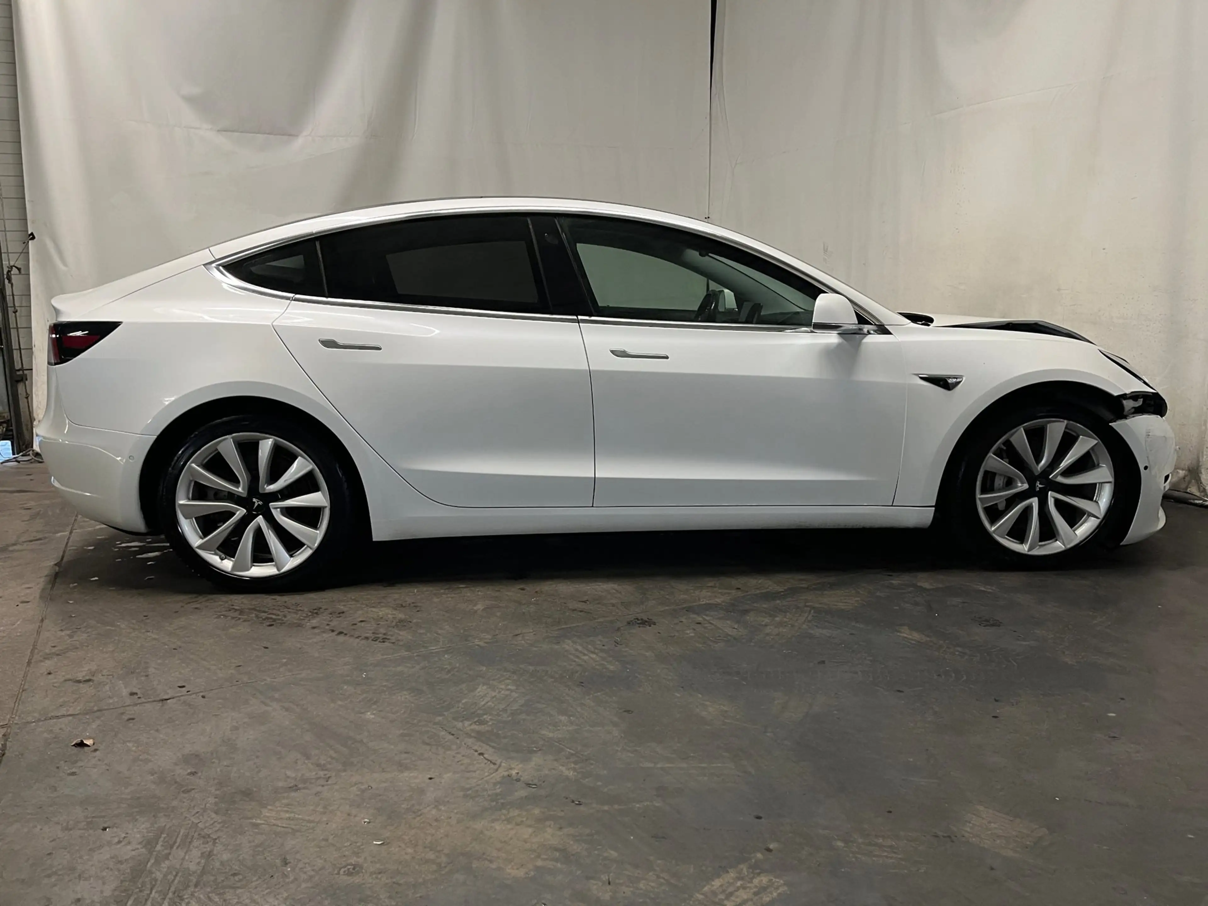 Tesla Model 3 Long Range AWD 75 kWh - Voorschade, auto start en — photo 4