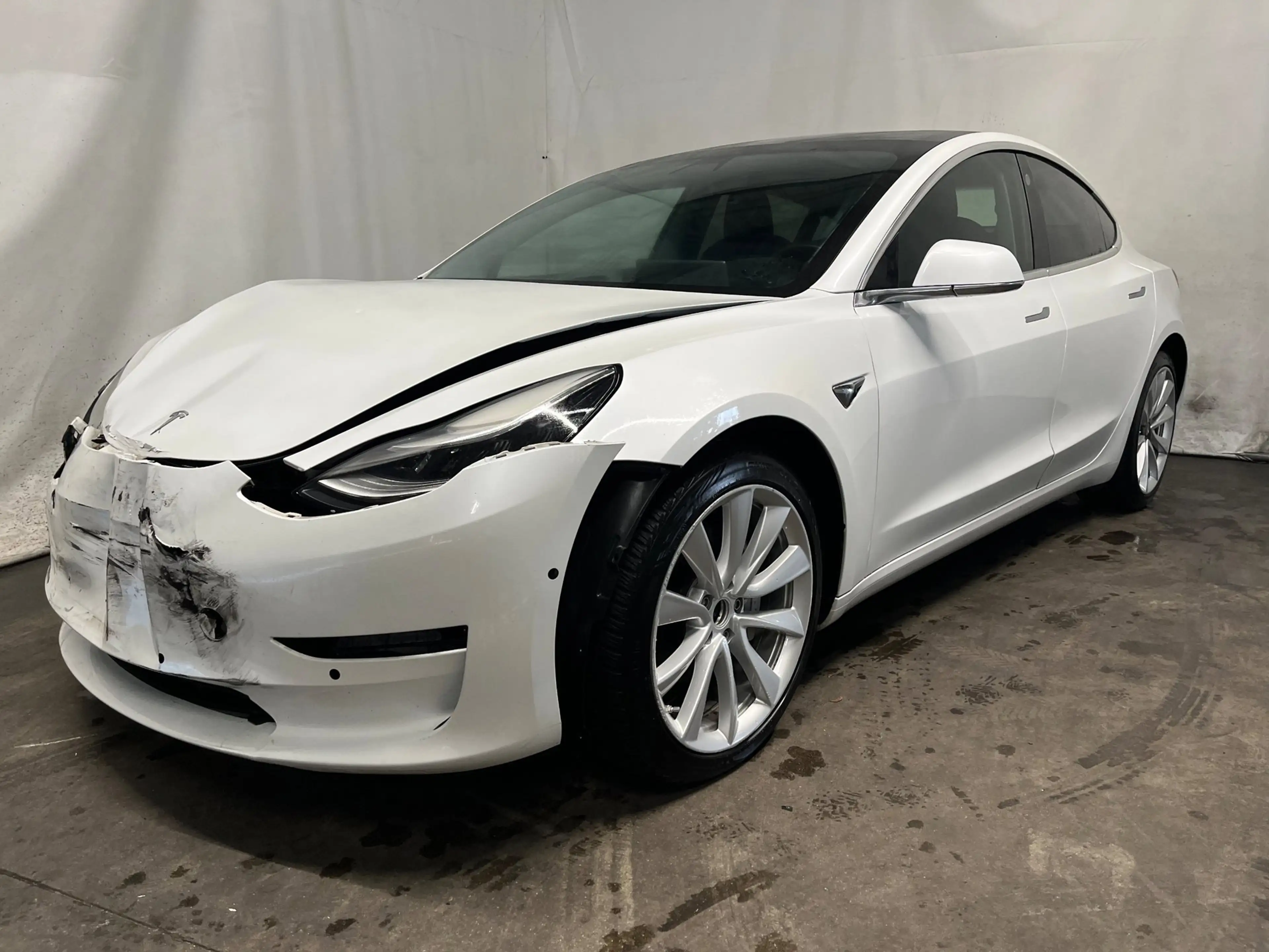 Tesla Model 3 Long Range AWD 75 kWh - Voorschade, auto start en — photo 2