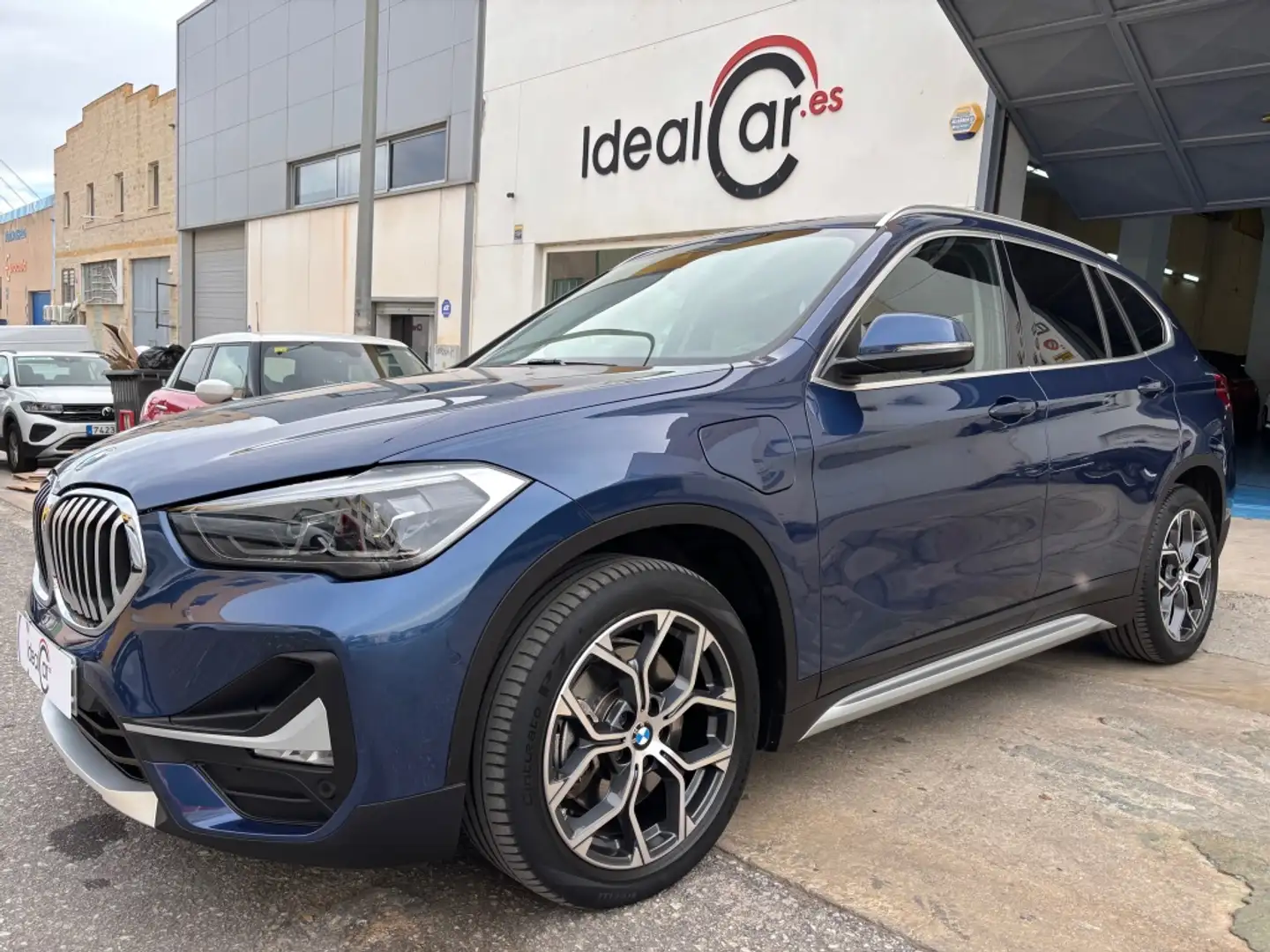 BMW X1 xDrive25eA Blau - 1