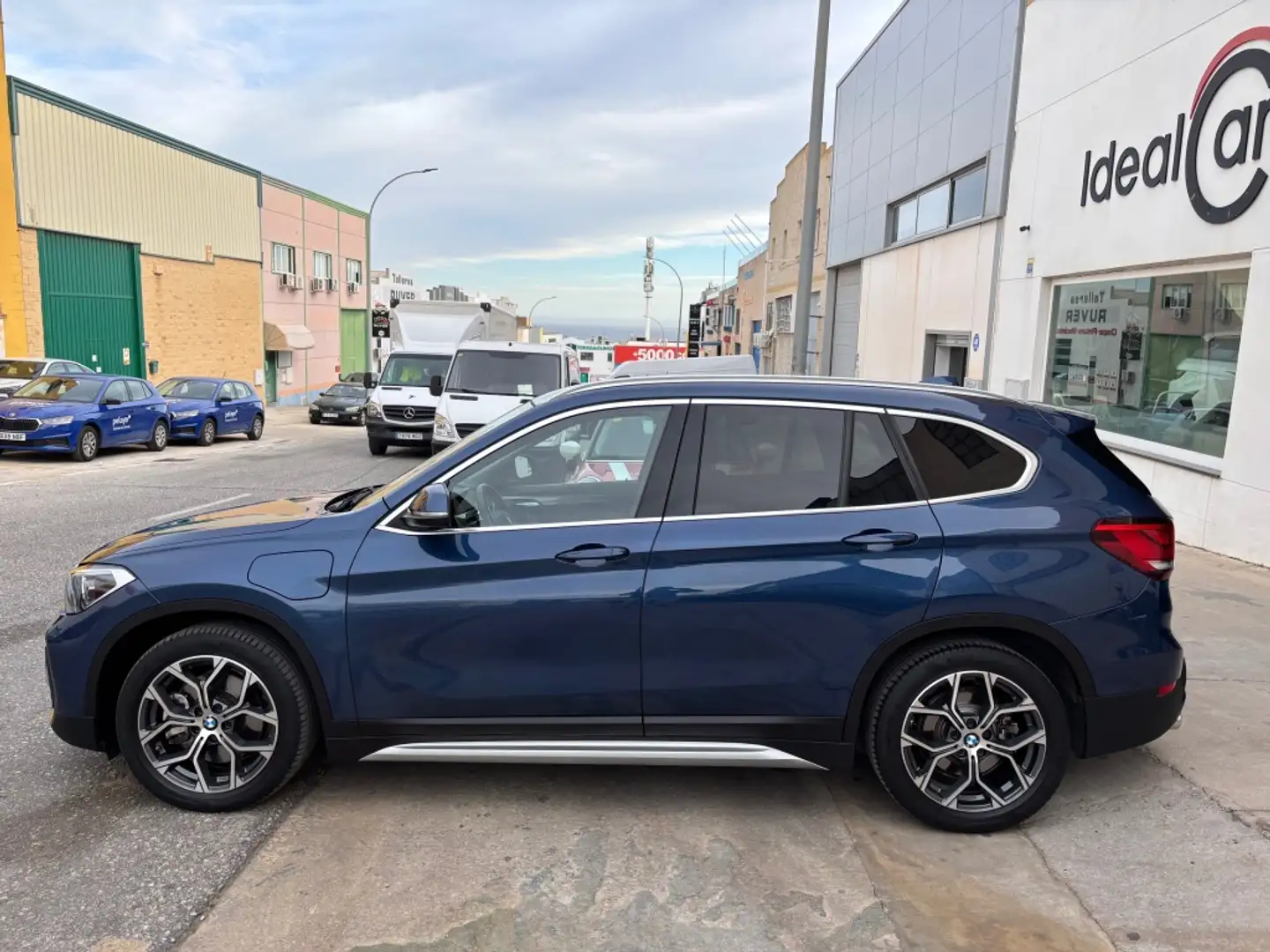 BMW X1 xDrive25eA Blau - 2