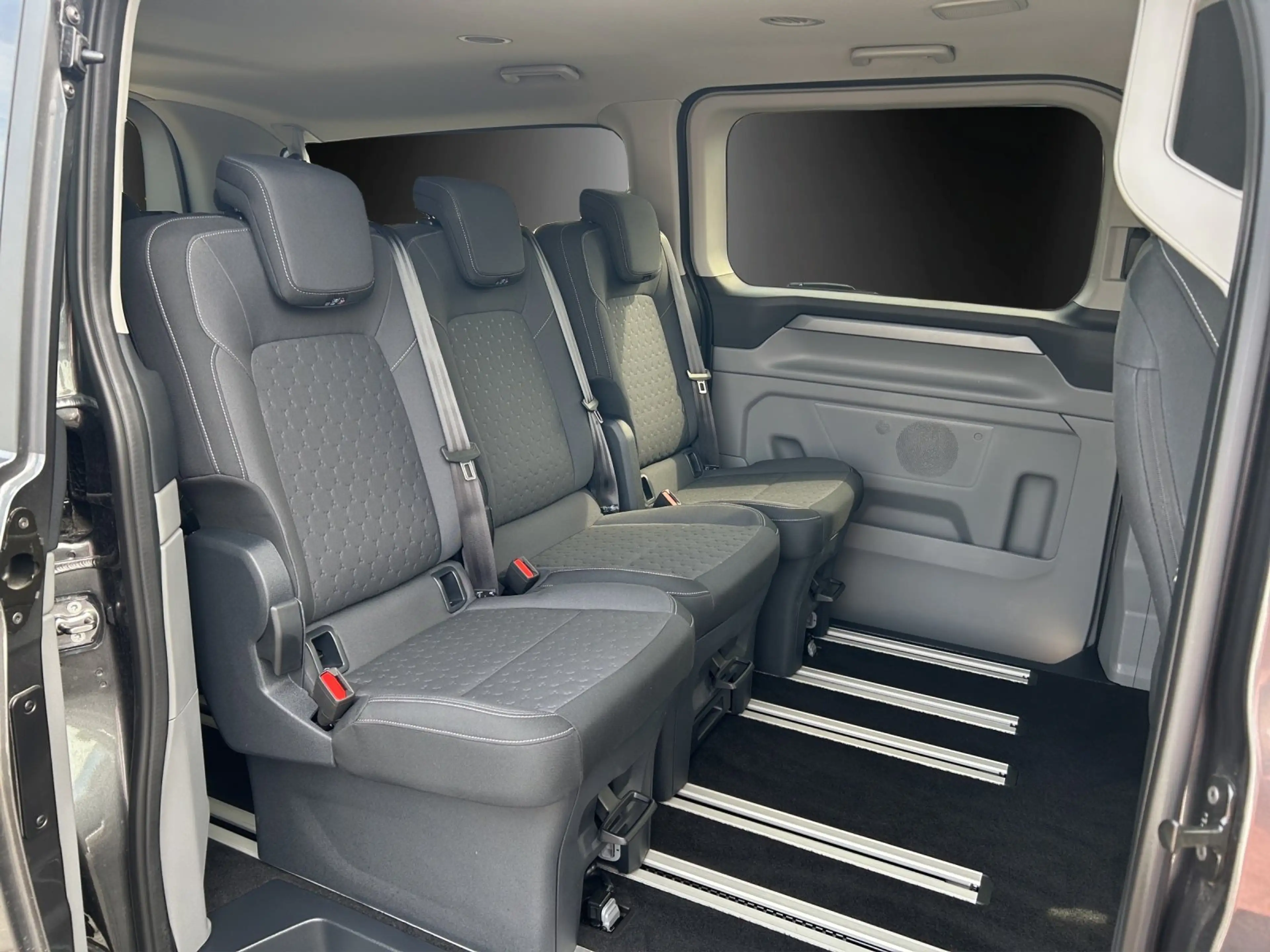Ford Tourneo Custom Titanium 320 L2 EcoBlue Automatik — photo 9