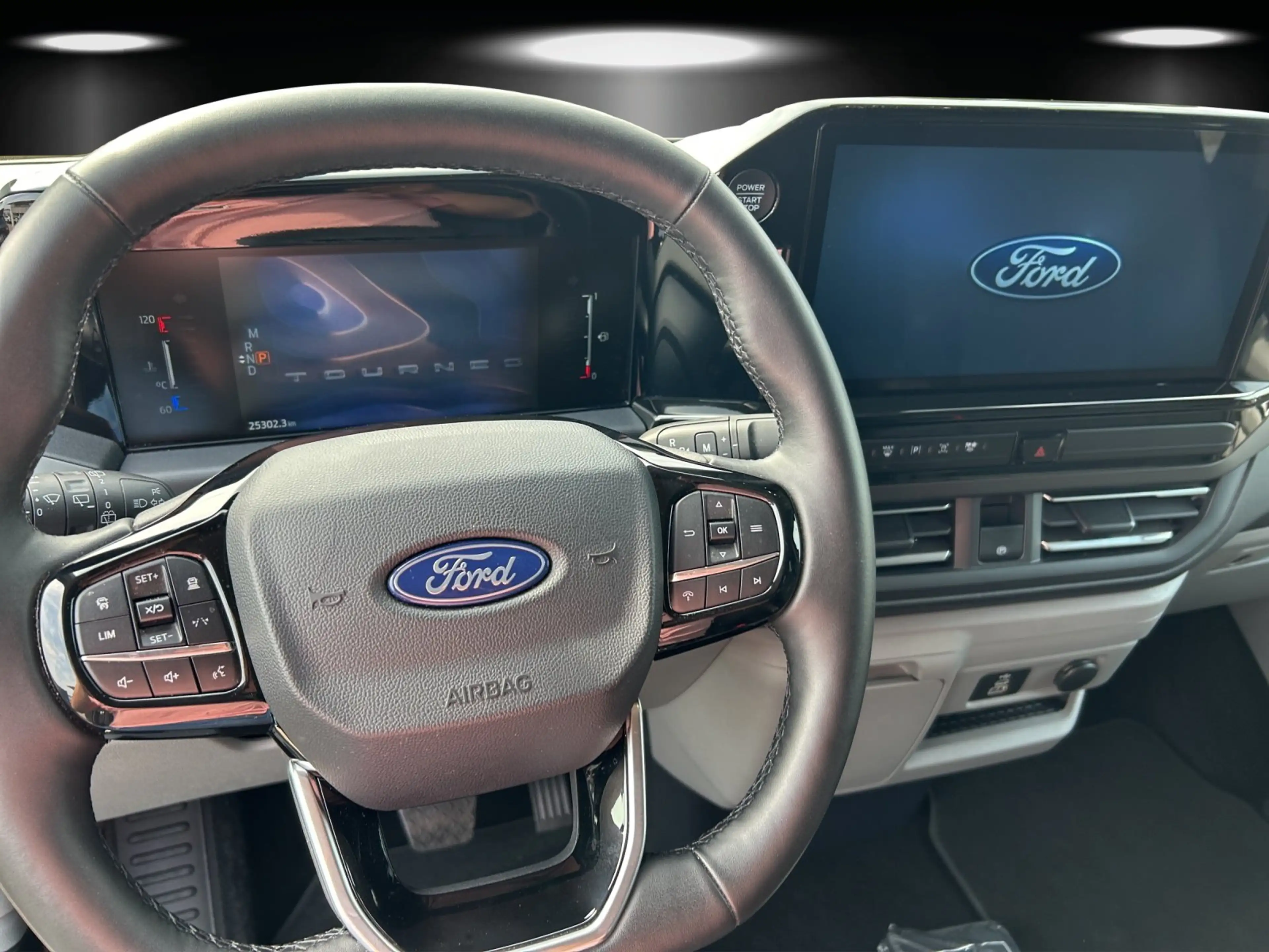 Ford Tourneo Custom Titanium 320 L2 EcoBlue Automatik — photo 12