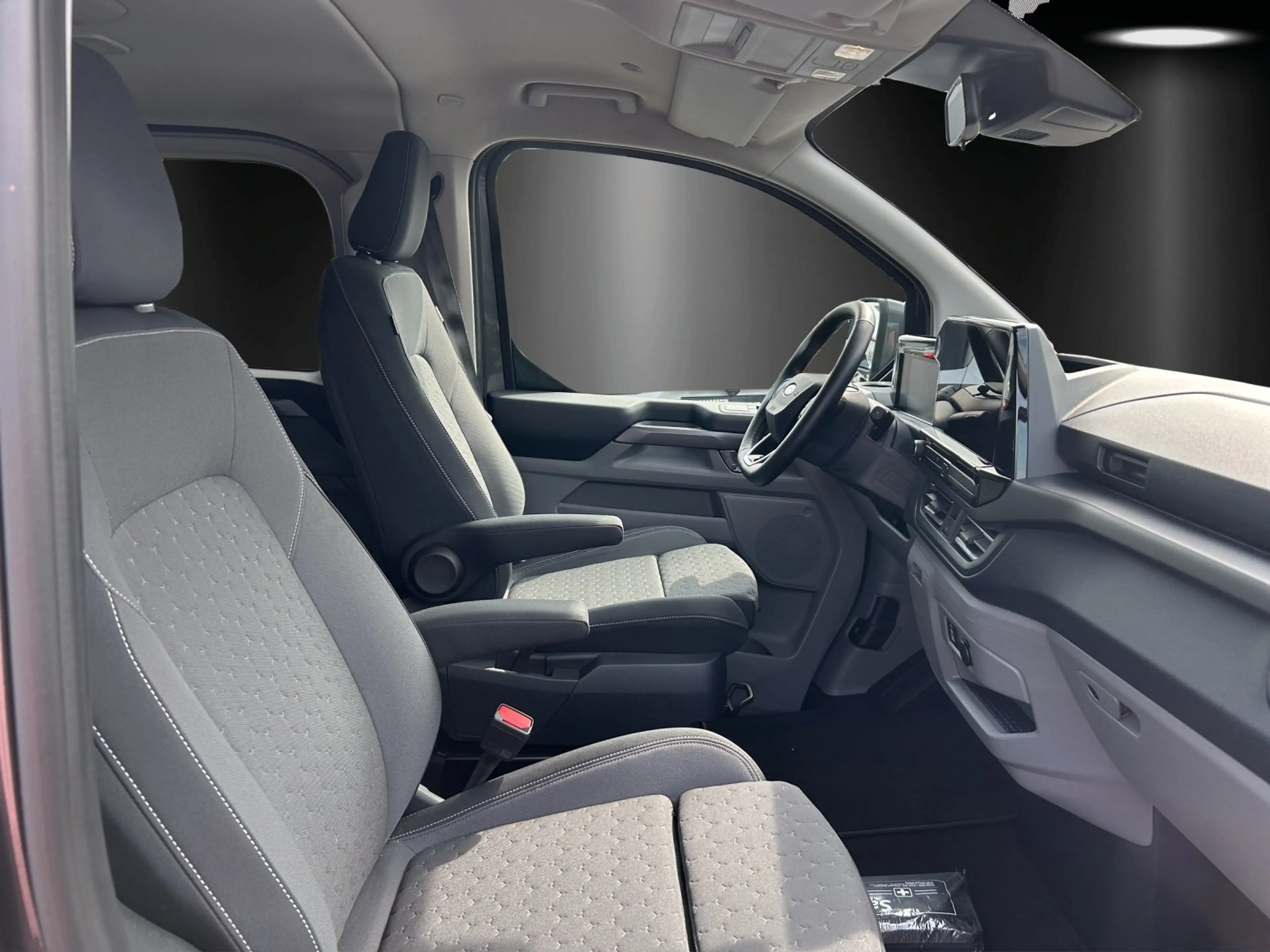 Ford Tourneo Custom Titanium 320 L2 EcoBlue Automatik — photo 8