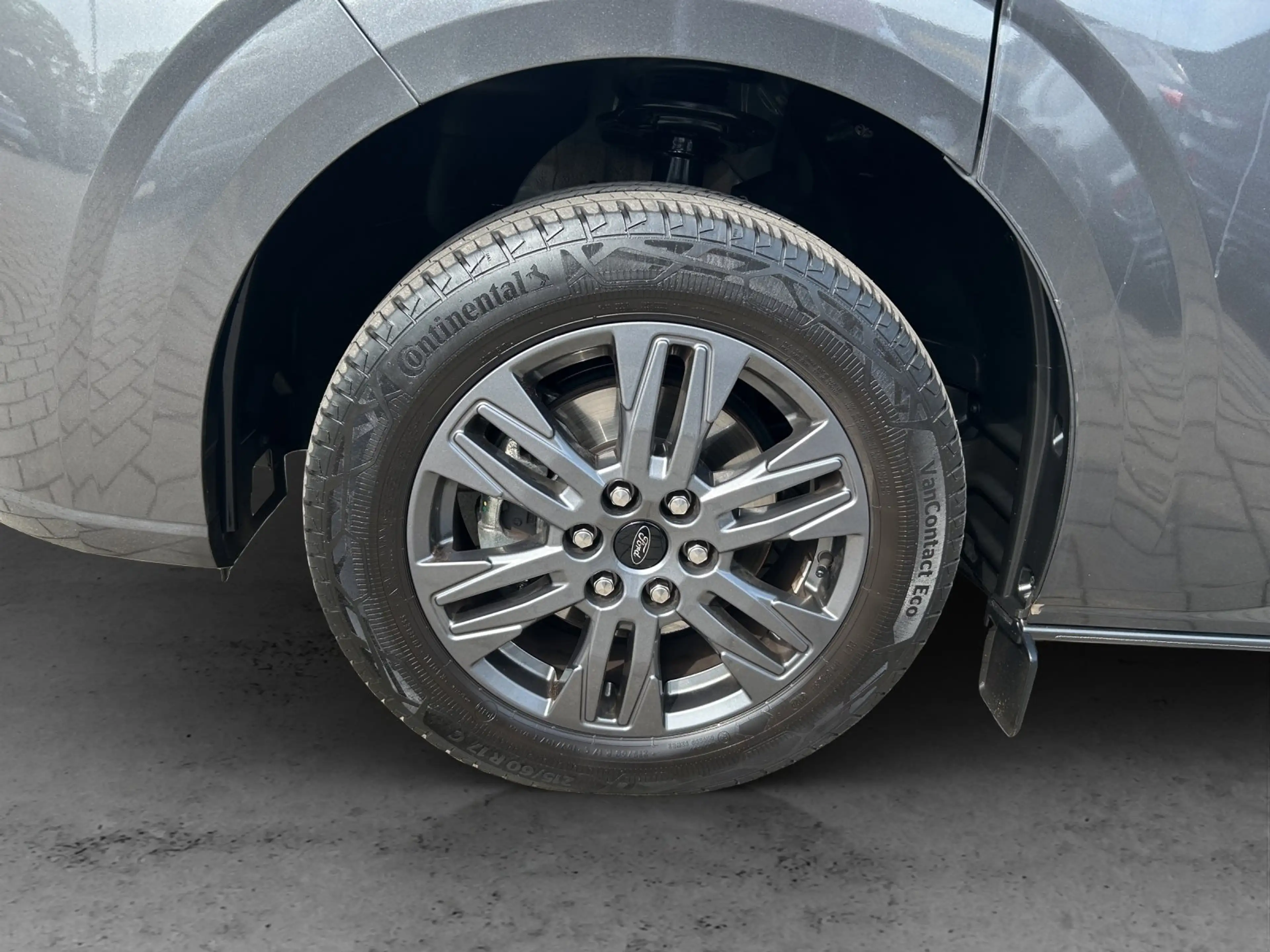 Ford Tourneo Custom Titanium 320 L2 EcoBlue Automatik — photo 15
