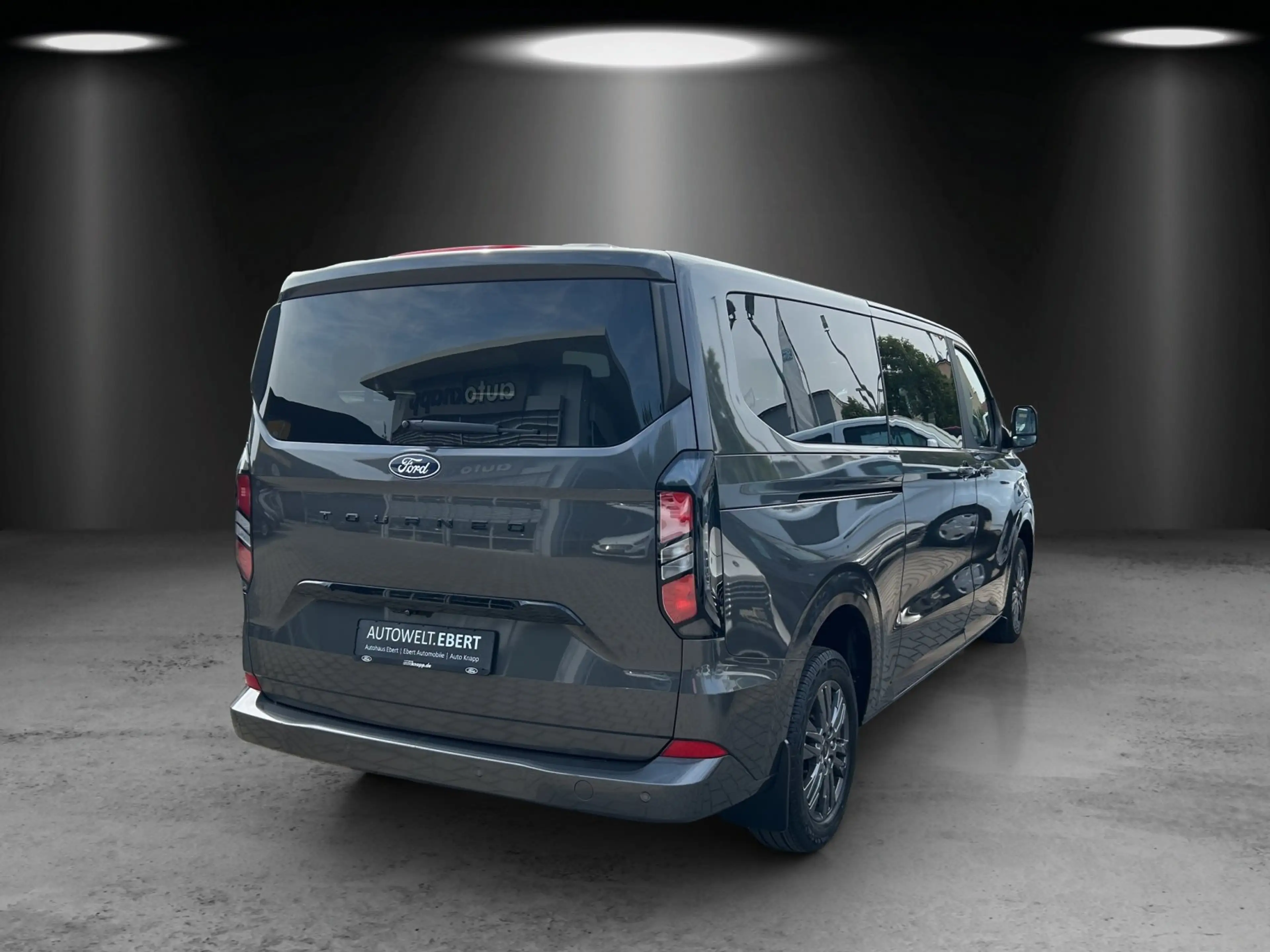 Ford Tourneo Custom Titanium 320 L2 EcoBlue Automatik — photo 5