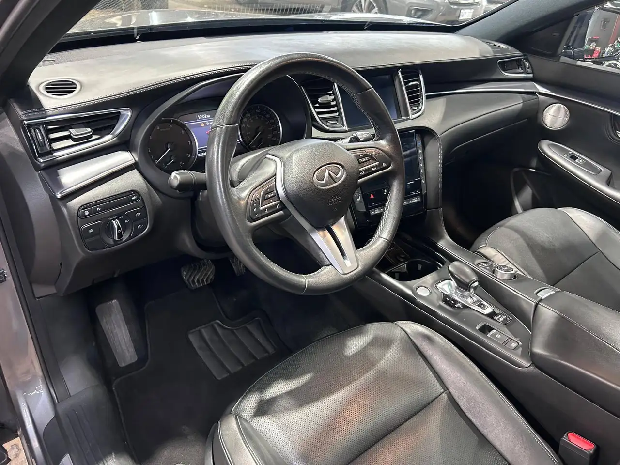 Infiniti QX55 снимка Infiniti QX55