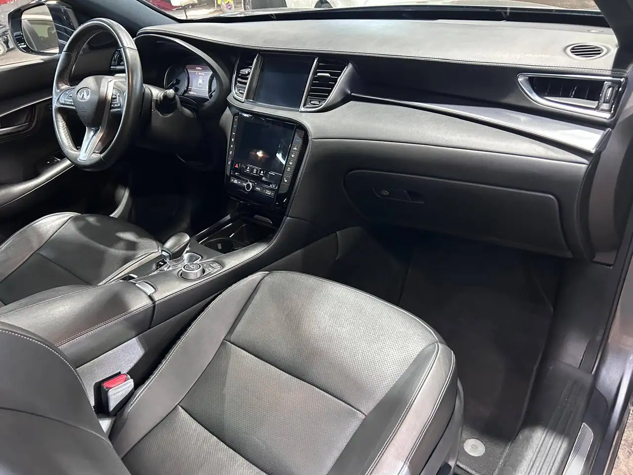 Infiniti QX55 снимка Infiniti QX55
