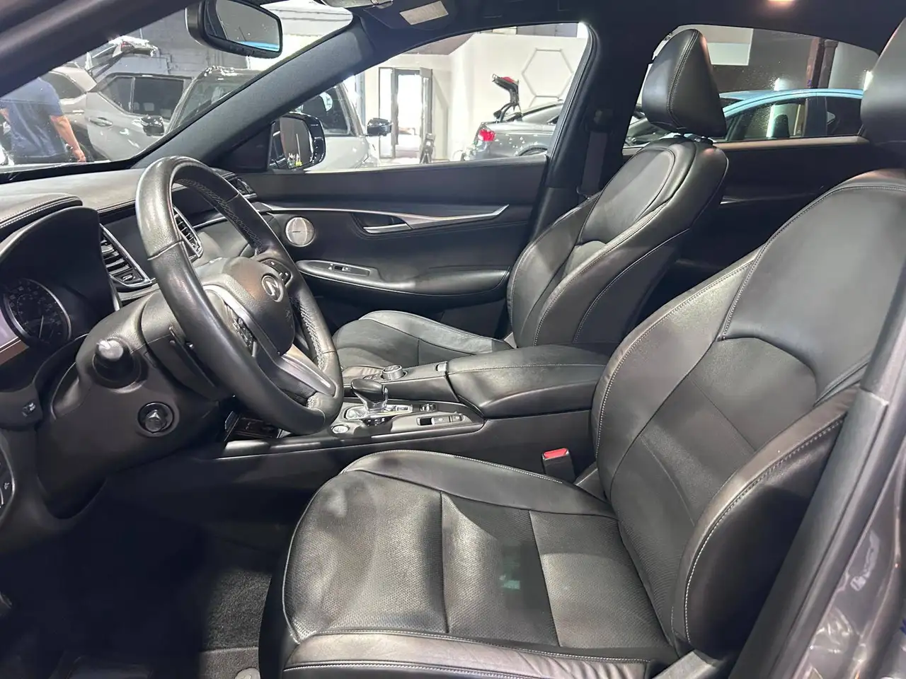 Infiniti QX55 снимка Infiniti QX55