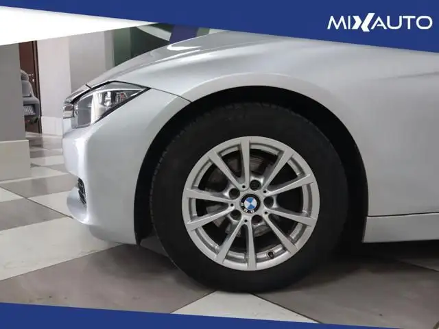BMW 3 Series view 8