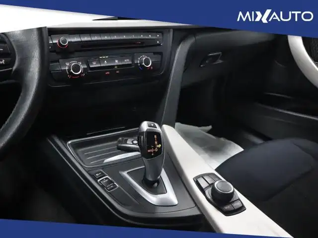 BMW 3 Series view 14