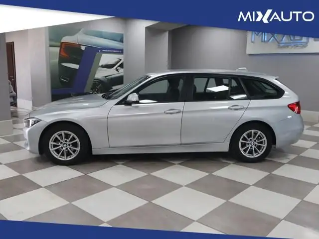 BMW 3 Series view 6