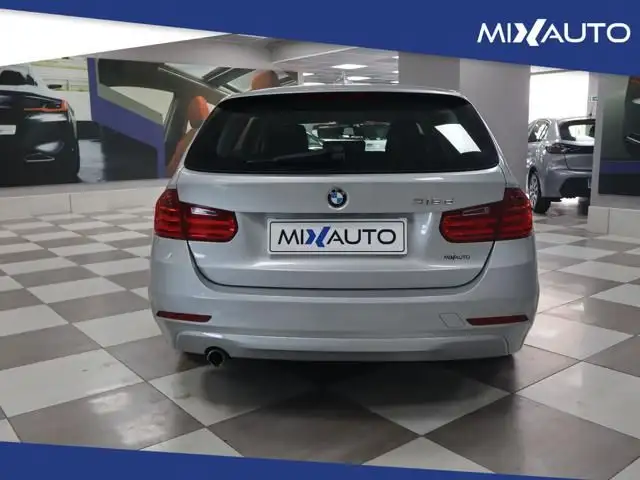 BMW 3 Series view 4