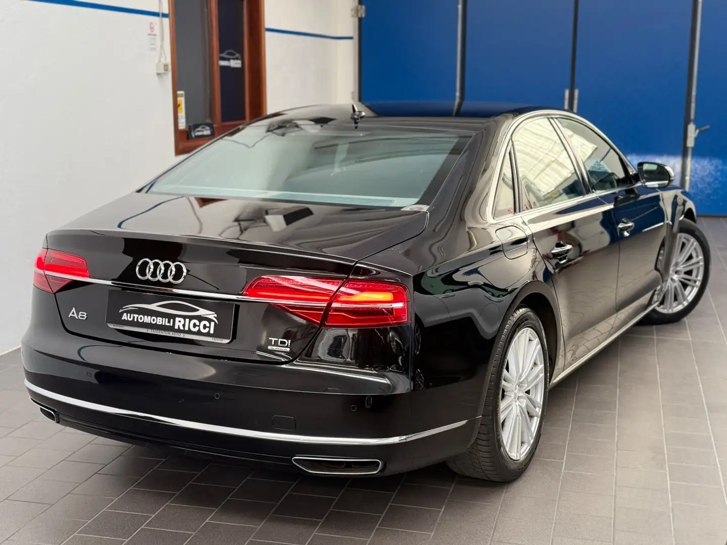 Audi A8 3.0 TDI 258 CV clean diesel quattro tiptronic Noir - 2