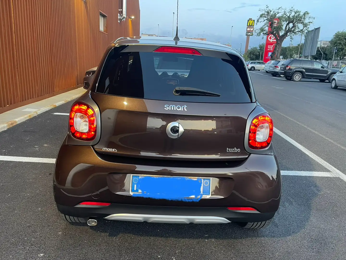 smart forFour Forfour  TURBO 2019 0.9  Crosstown 90cv twinamic Bruin - 2