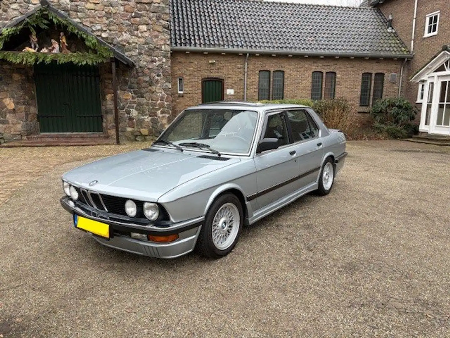 BMW 528 528 528i Синій - 1
