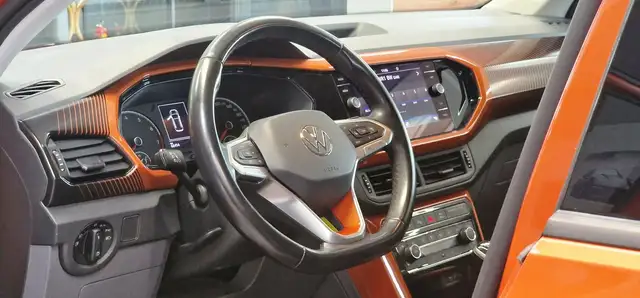 Volkswagen T-Cross view 11