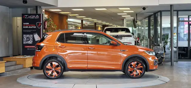 Volkswagen T-Cross view 5