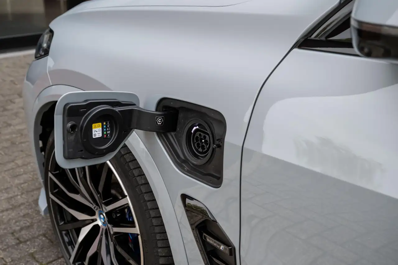 BMW X5 xDrive50e M-Sport Pro B&W Pano Trekhaak HuD 22'', миниатюра 10