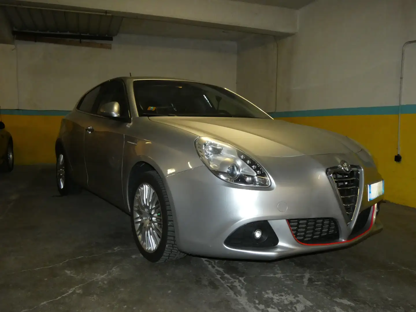 Alfa Romeo Giulietta Giulietta 2.0 jtdm(2) Distinctive 170cv tct Silber - 2