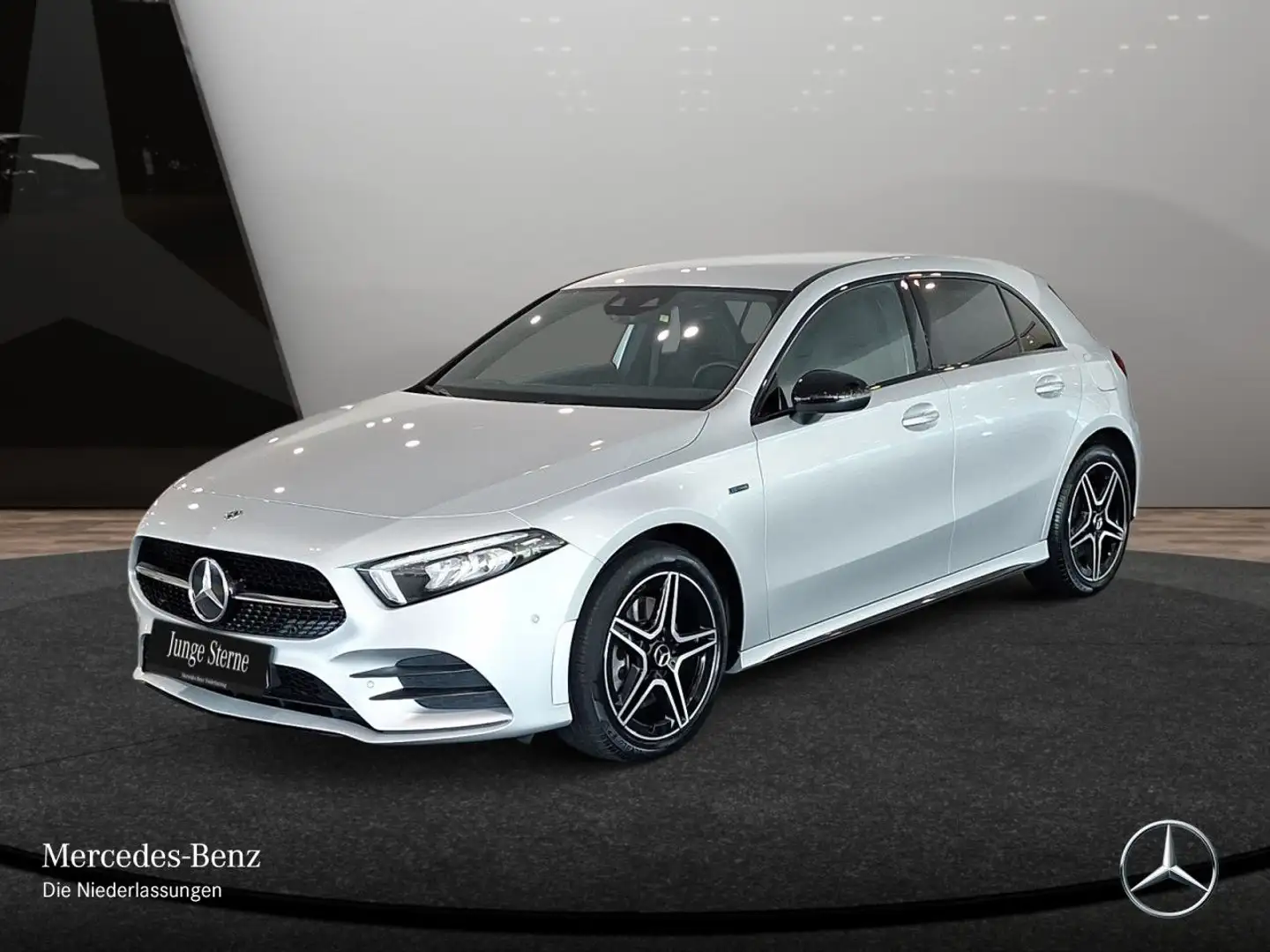 Mercedes-Benz A 250 e EDITION 2020+AMG+NIGHT+LED+KAMERA+8G Silber - 2