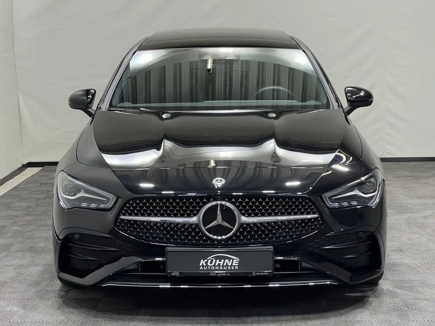Mercedes-Benz CLA 200 AMG Advanced Plus Panorama+Distronic Schwarz - 2