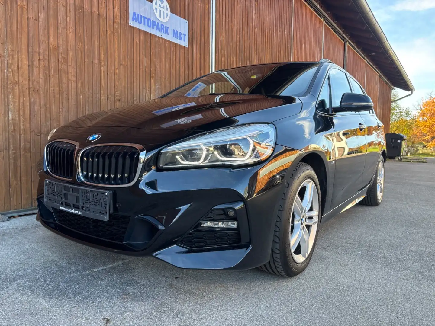 BMW 218 218d ActiveT. M-Sport Business LED Parkassist Schwarz - 1