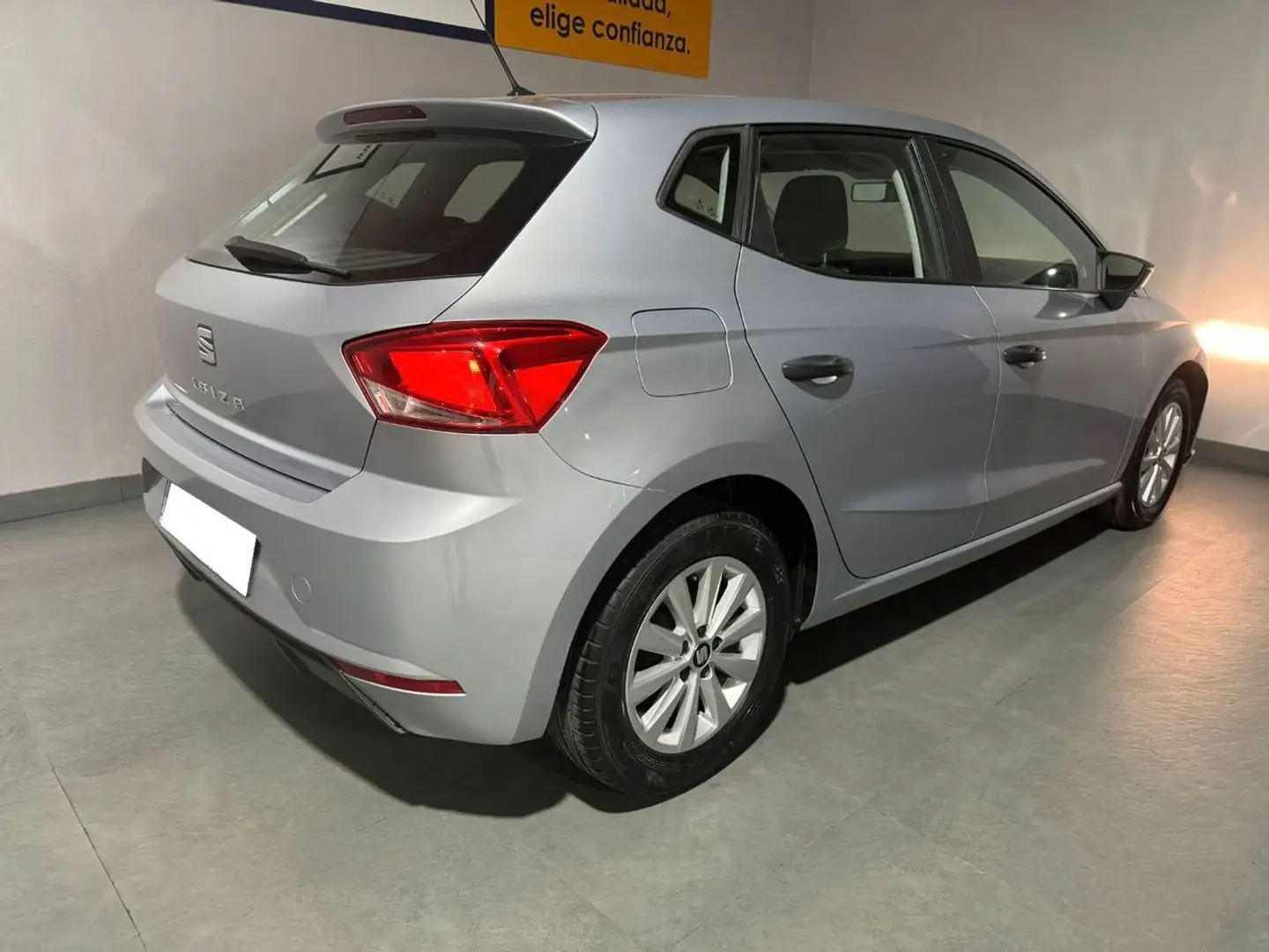 SEAT Ibiza 1.0 TSI S&S Reference Plus 95 Gris - 2