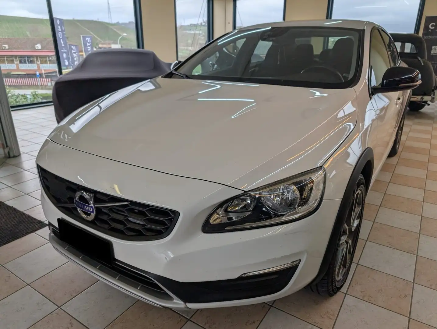 Volvo S60 Cross Country S60 Cross Country 2.0 d3 Momentum geartronic Alb - 2