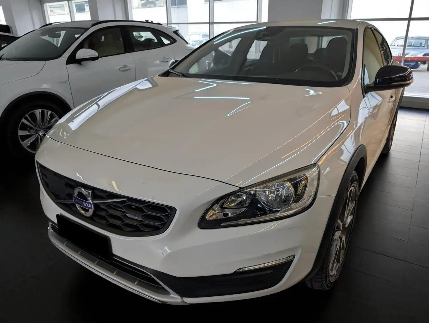 Volvo S60 Cross Country S60 Cross Country 2.0 d3 Momentum geartronic Weiß - 2